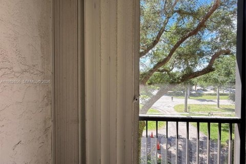 Condominio en alquiler en Plantation, Florida, 1 dormitorio, 65.77 m2 № 2049283 - foto 16