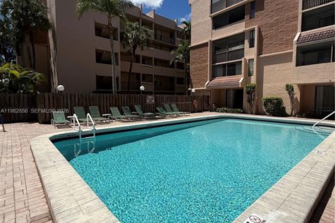 Condominio en alquiler en Plantation, Florida, 1 dormitorio, 65.77 m2 № 2049283 - foto 18