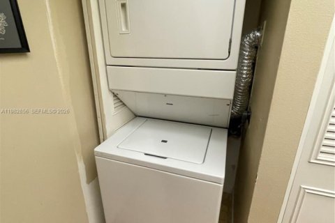 Condominio en alquiler en Plantation, Florida, 1 dormitorio, 65.77 m2 № 2049283 - foto 6