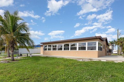 House in Palmetto, Florida 3 bedrooms, 141.12 sq.m. № 1903628 - photo 26