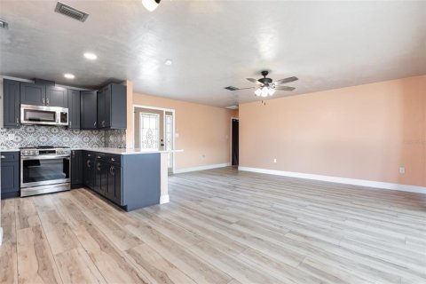 House in Palmetto, Florida 3 bedrooms, 141.12 sq.m. № 1903628 - photo 15