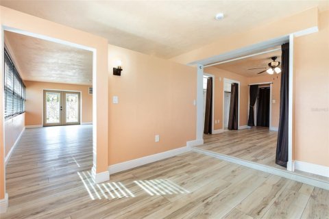 House in Palmetto, Florida 3 bedrooms, 141.12 sq.m. № 1903628 - photo 11