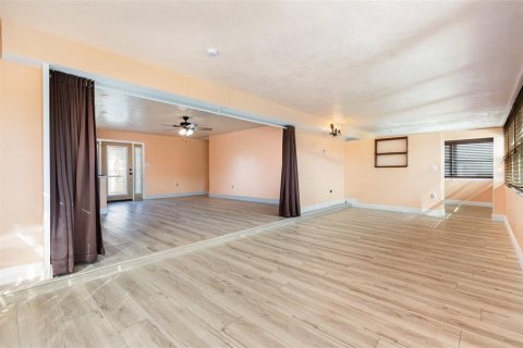 House in Palmetto, Florida 3 bedrooms, 141.12 sq.m. № 1903628 - photo 6