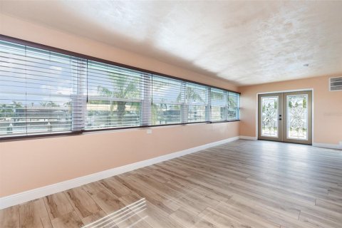 House in Palmetto, Florida 3 bedrooms, 141.12 sq.m. № 1903628 - photo 7