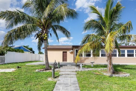 House in Palmetto, Florida 3 bedrooms, 141.12 sq.m. № 1903628 - photo 30