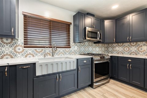 House in Palmetto, Florida 3 bedrooms, 141.12 sq.m. № 1903628 - photo 19