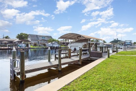 House in Palmetto, Florida 3 bedrooms, 141.12 sq.m. № 1903628 - photo 27