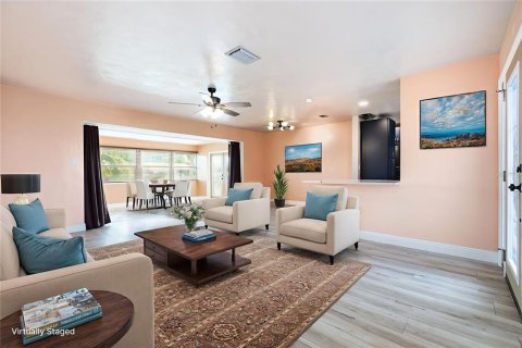 House in Palmetto, Florida 3 bedrooms, 141.12 sq.m. № 1903628 - photo 5