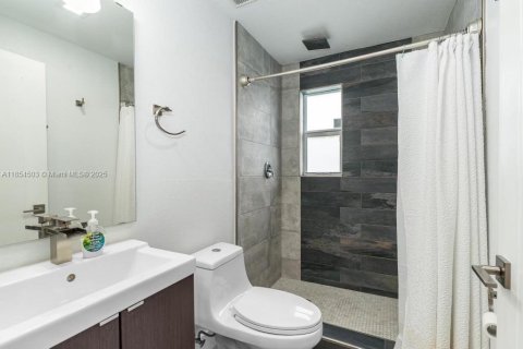 Casa en venta en Miami Gardens, Florida, 3 dormitorios, 108.14 m2 № 1872316 - foto 16