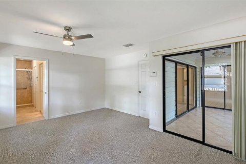 House in Sarasota, Florida 2 bedrooms, 135.27 sq.m. № 2399371 - photo 23