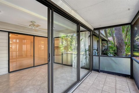 House in Sarasota, Florida 2 bedrooms, 135.27 sq.m. № 2399371 - photo 14