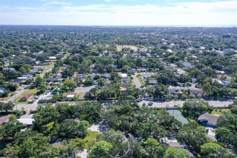 House in Sarasota, Florida 2 bedrooms, 135.27 sq.m. № 2399371 - photo 2