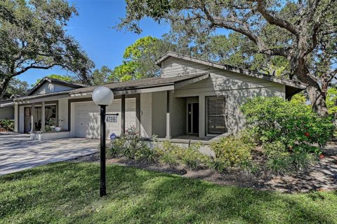 House in Sarasota, Florida 2 bedrooms, 135.27 sq.m. № 2399371 - photo 4