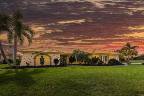 House in Venice, Florida 3 bedrooms, 241.45 sq.m. № 2239790 - photo 2