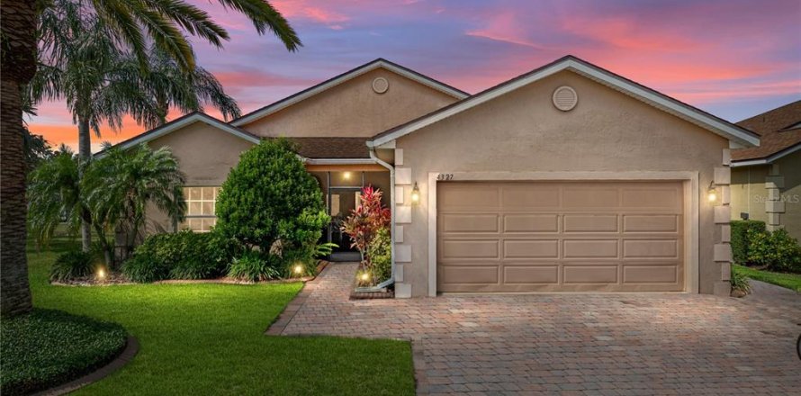 House in Lake Wales, Florida 2 bedrooms, 172.8 sq.m. № 1681641