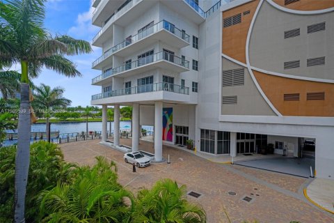 Copropriété à vendre à Hollywood, Floride: 2 chambres, 96.99 m2 № 2051600 - photo 30