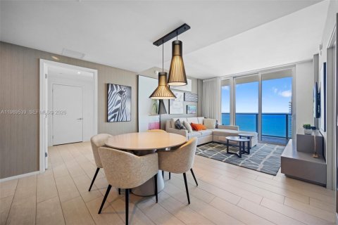 Copropriété à vendre à Hollywood, Floride: 2 chambres, 96.99 m2 № 2051600 - photo 2