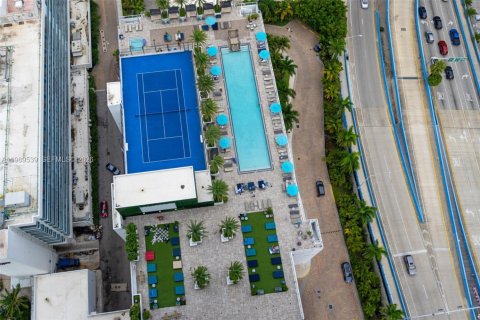 Copropriété à vendre à Hollywood, Floride: 2 chambres, 96.99 m2 № 2051600 - photo 17