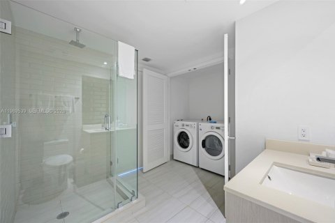 Copropriété à vendre à Hollywood, Floride: 2 chambres, 96.99 m2 № 2051600 - photo 8