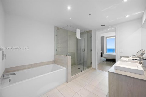 Copropriété à vendre à Hollywood, Floride: 2 chambres, 96.99 m2 № 2051600 - photo 12