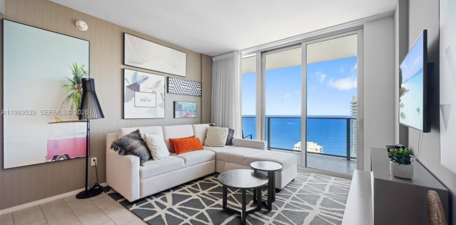 Condo à Hollywood, Floride, 2 chambres  № 2051600