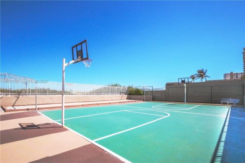 Condo in Hallandale Beach, Florida, 1 bedroom  № 2173228 - photo 28