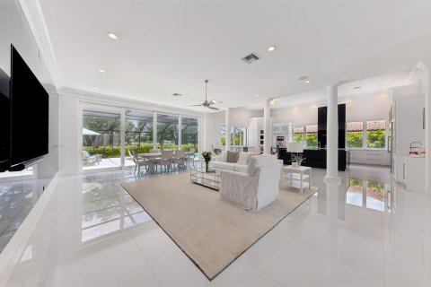 Villa ou maison à vendre à Boynton Beach, Floride: 3 chambres, 351.17 m2 № 2087240 - photo 2