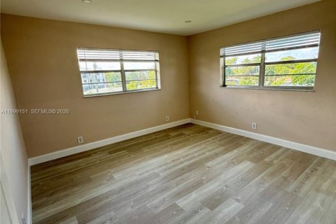 Снять в аренду квартиру в Холливуд, Флорида 1 спальня, 65.03м2, № 2066100 - фото 5