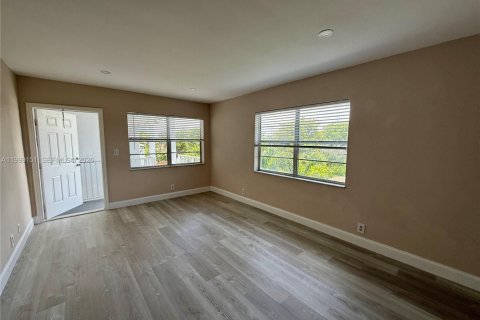 Снять в аренду квартиру в Холливуд, Флорида 1 спальня, 65.03м2, № 2066100 - фото 3