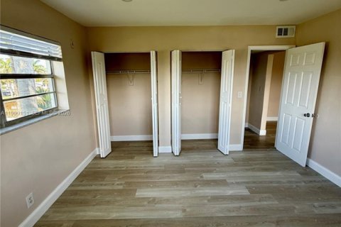 Снять в аренду квартиру в Холливуд, Флорида 1 спальня, 65.03м2, № 2066100 - фото 6