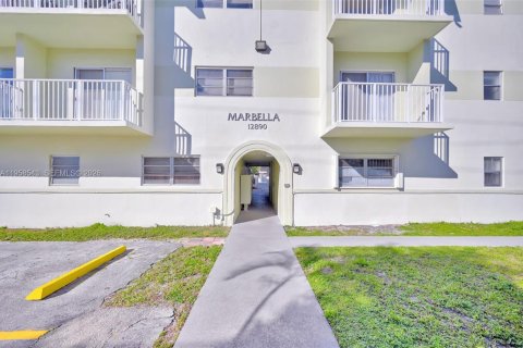 Condo in North Miami, Florida, 1 bedroom № 2080545