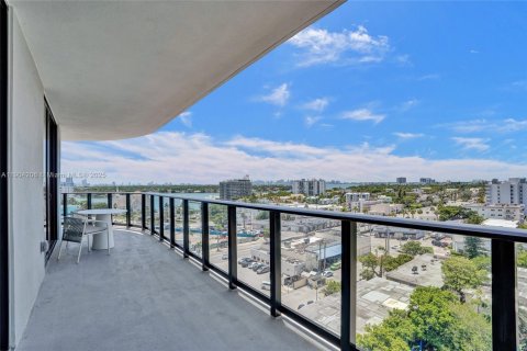 Condominio en venta en Miami Beach, Florida, 2 dormitorios, 82.4 m2 № 2081884 - foto 15