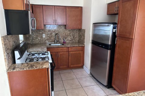 Villa ou maison à vendre à Miami, Floride: 4 chambres, 151.52 m2 № 2414337 - photo 3