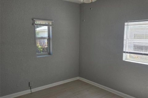 Villa ou maison à louer à Saint Petersburg, Floride: 2 chambres, 70.33 m2 № 2383841 - photo 5