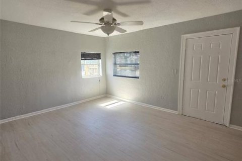 Villa ou maison à louer à Saint Petersburg, Floride: 2 chambres, 70.33 m2 № 2383841 - photo 2