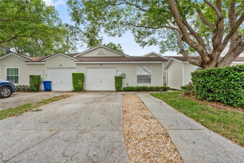 Townhouse in Lutz, Florida 2 bedrooms, 119.66 sq.m. № 2201915