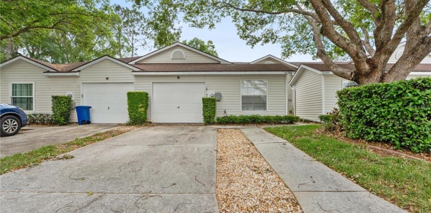 Townhouse in Lutz, Florida 2 bedrooms, 119.66 sq.m. № 2201915