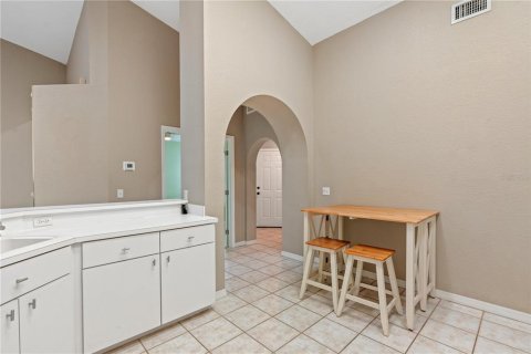 Townhouse in Lutz, Florida 2 bedrooms, 119.66 sq.m. № 2201915 - photo 12