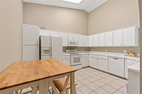 Townhouse in Lutz, Florida 2 bedrooms, 119.66 sq.m. № 2201915 - photo 10