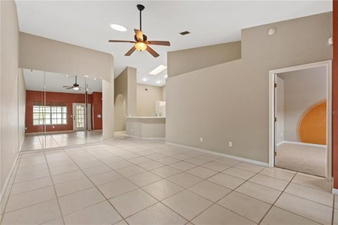 Townhouse in Lutz, Florida 2 bedrooms, 119.66 sq.m. № 2201915 - photo 6