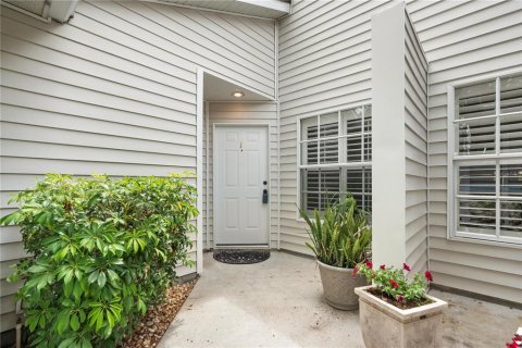 Townhouse in Lutz, Florida 2 bedrooms, 119.66 sq.m. № 2201915 - photo 2