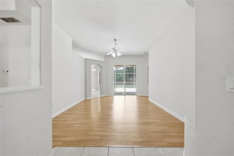 Casa en venta en Apopka, Florida, 4 dormitorios, 229.19 m2 № 2109278 - foto 5