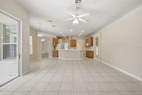 Casa en venta en Apopka, Florida, 4 dormitorios, 229.19 m2 № 2109278 - foto 12