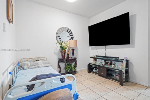 Adosado en venta en Homestead, Florida, 3 dormitorios, 145.3 m2 № 1950212 - foto 11