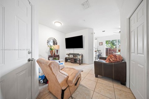 Adosado en venta en Homestead, Florida, 3 dormitorios, 145.3 m2 № 1950212 - foto 10