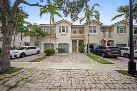 Adosado en Homestead, Florida 3 dormitorios, 145.3 m2 № 1950212
