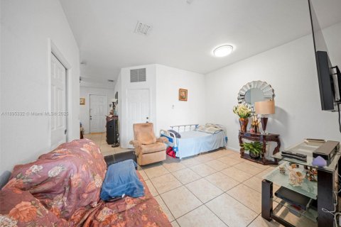 Adosado en venta en Homestead, Florida, 3 dormitorios, 145.3 m2 № 1950212 - foto 9