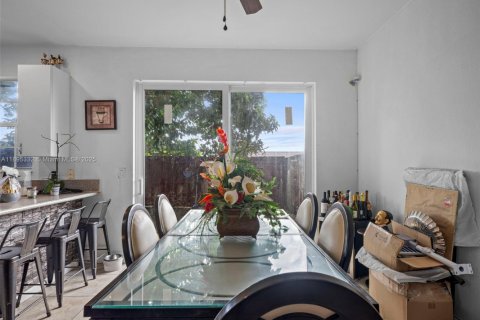 Adosado en venta en Homestead, Florida, 3 dormitorios, 145.3 m2 № 1950212 - foto 15