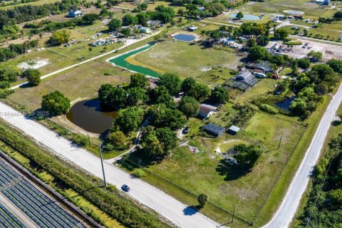 House in Fort Myers, Florida 4 bedrooms № 1676357 - photo 24