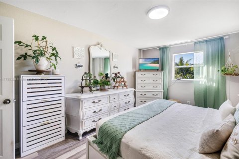 House in Fort Myers, Florida 4 bedrooms № 1676357 - photo 8